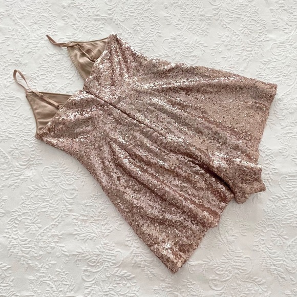 NWOT Lulus Shine This Way Rose Gold Sequin Sleeveless Romper Medium - Picture 4 of 8